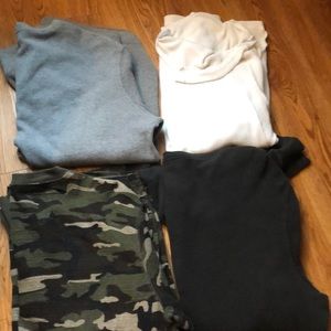 A lot of 4 men’s long sleeve thermals